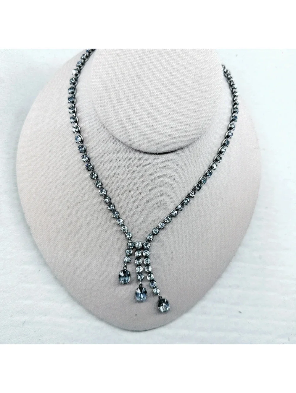 5344mc. Vintage Silvertone Bling Choker